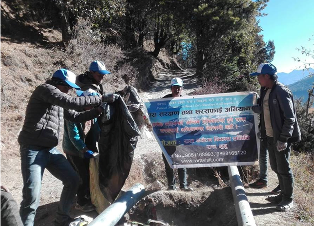 रारा पर्यटन बिकास समितिले गर्यो रारा तालको सरसफाई
