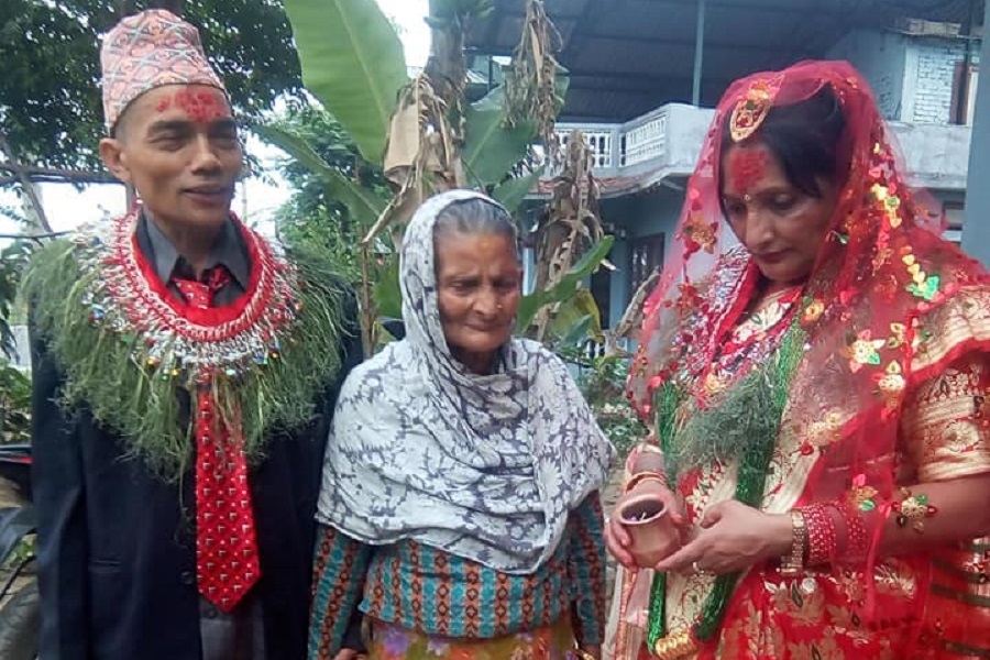 नारायणप्रसादले पाए…