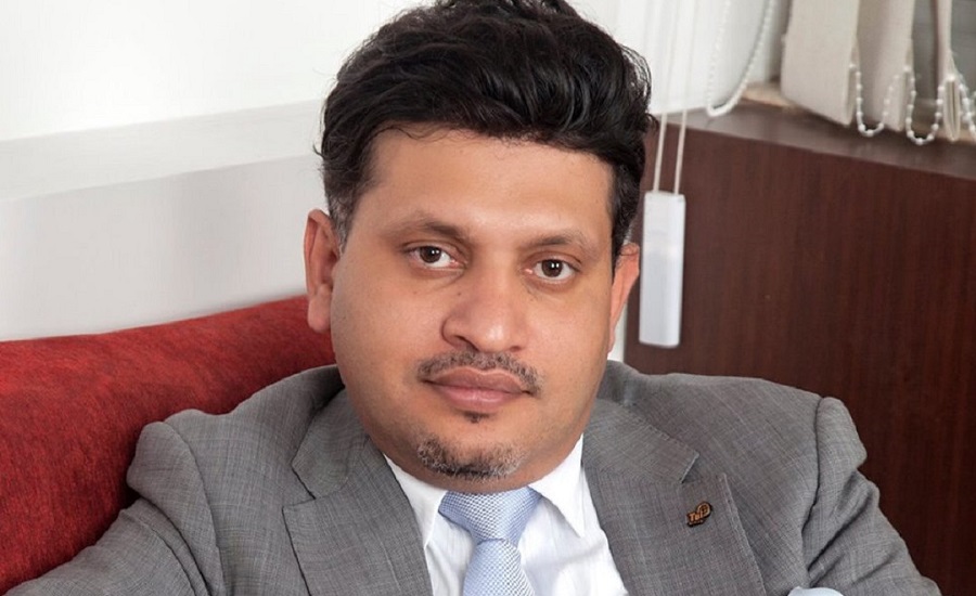अभद्र व्यवहार गरेको भन्दै विमानबाट ओरालिए एनआरएनका अध्यक्ष भवन भट्ट