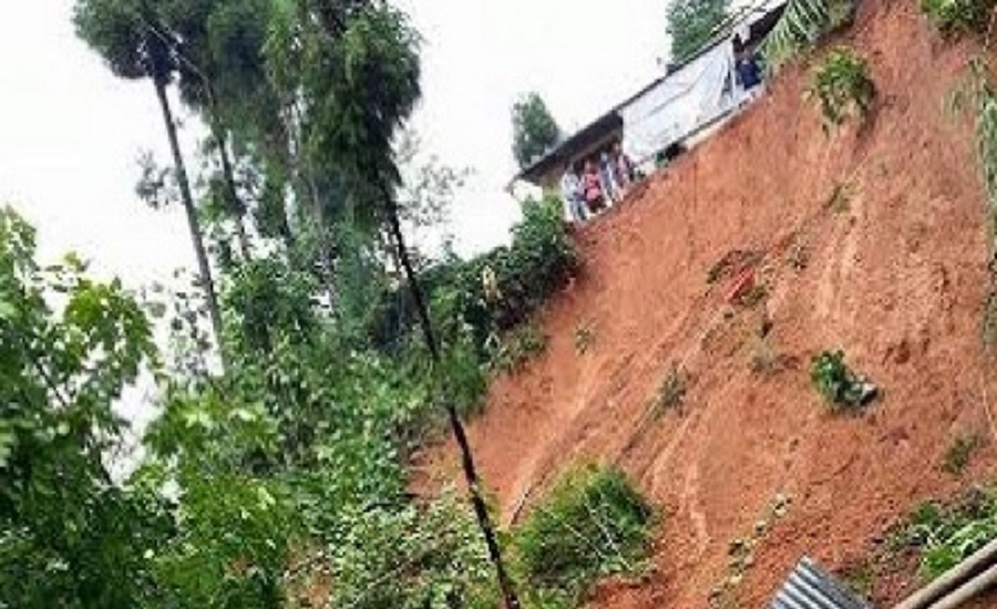 गाेरखामा पहिरोले एक घर बगायो, २९ घर जोखिममा