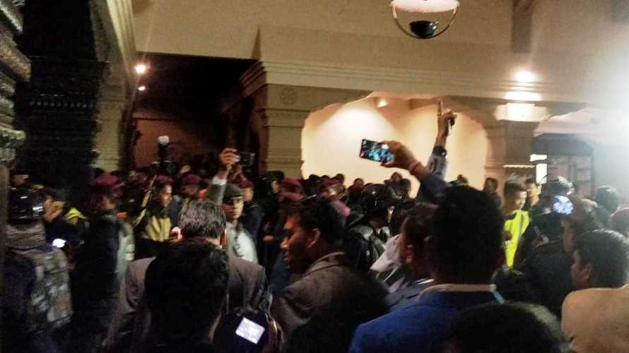 हुलहुज्जतपछि एनआरएनएको मतदान शुरु (हुलहुज्जतको भिडियोसहित)