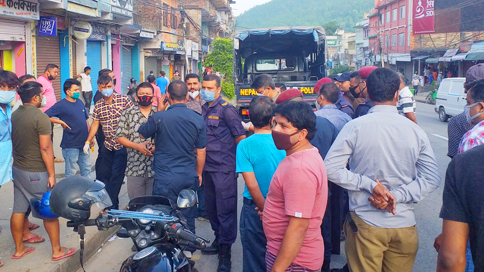 यौन पिसासुको दुष्कर्म: ६ वर्षीया बालिका बलात्कृत, ५९ वर्षका विक प्रहरी नियन्त्रणमा