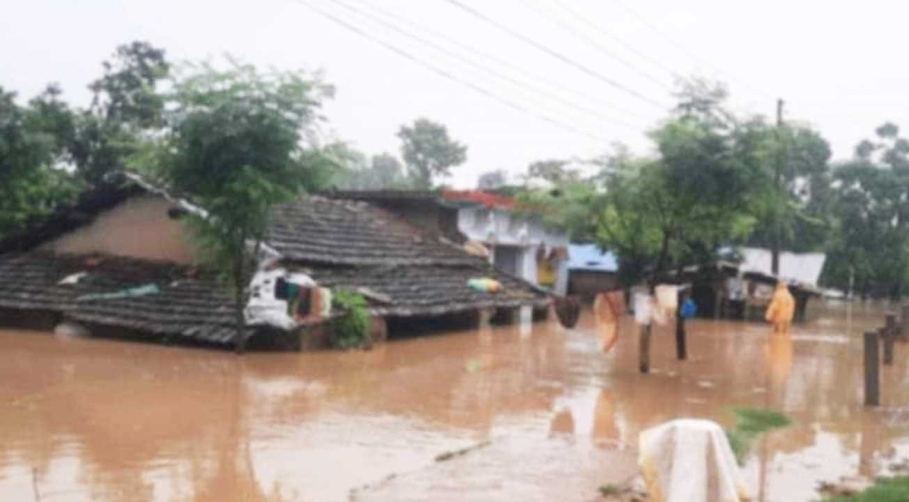 दोदा नदीले लालझाडी, पुनर्वास र बेलौरीका सयौँ घर डुबानमा