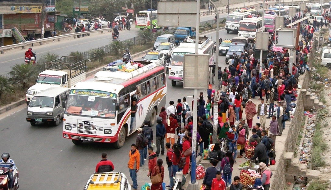 काेराेना त्रास : उपत्यकाबाट बाहिरिनेकाे संख्यामा ह्वात्तै वृद्धि