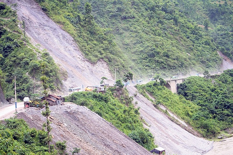 तीन दिनपछि पूर्णरुपमा हटाइयाे नारायणगढ–मु्ग्लिङ सडकखण्डकाे पहिराे