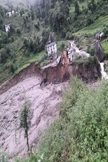 अछाम बाढी अपडेटः ६ जनाको शव फेला, १७ अझै बेपत्ता 