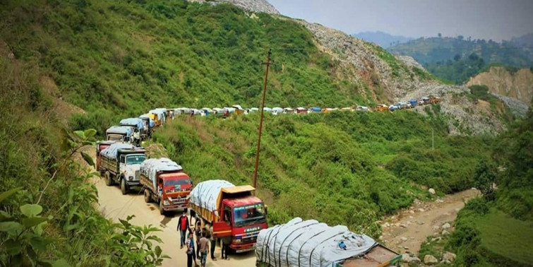 बञ्चरेडाँडामा आजदेखि नियमित रुपमा फोहर विसर्जन हुँदै