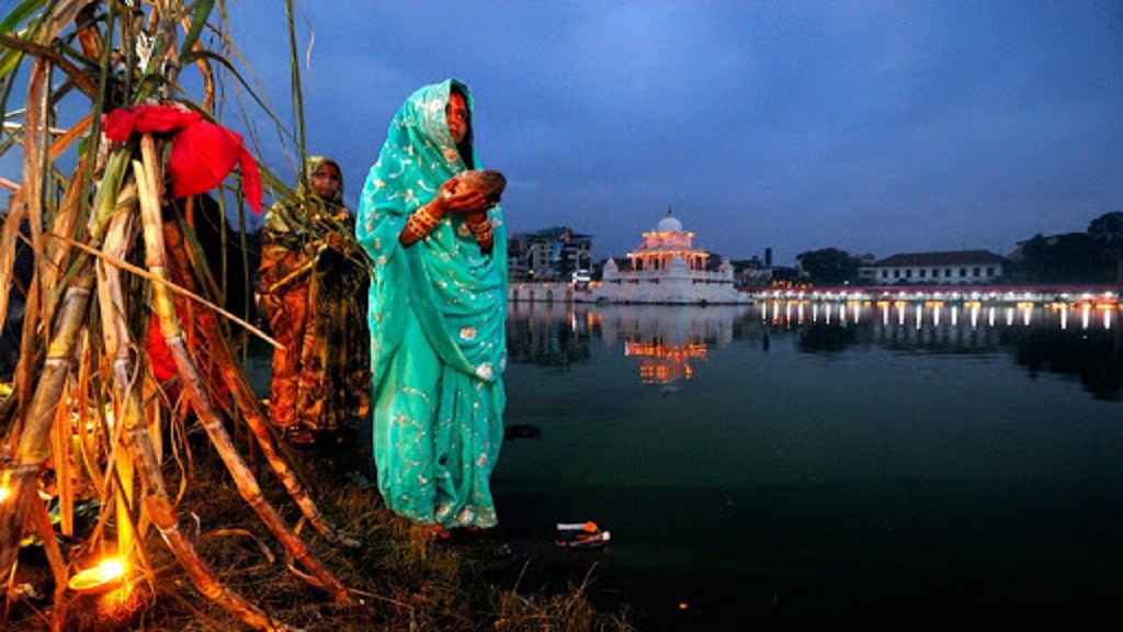 उदाउँदो सूर्यलाई अर्घ्य दिई छठ पर्व सम्पन्न