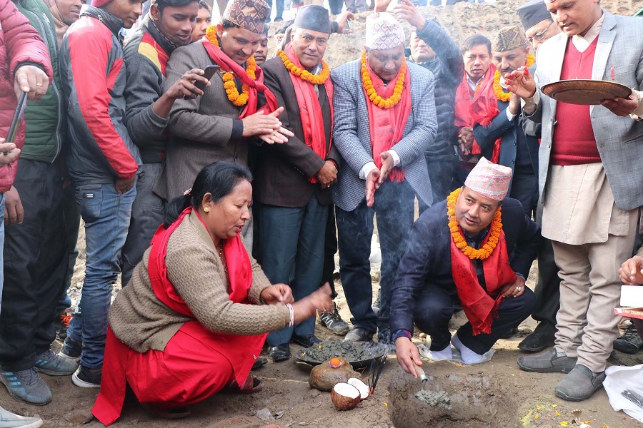 सांसद बस्नेतद्वारा हनुमन्ते खोलामा पुल निर्माण कार्यको शिलान्यास