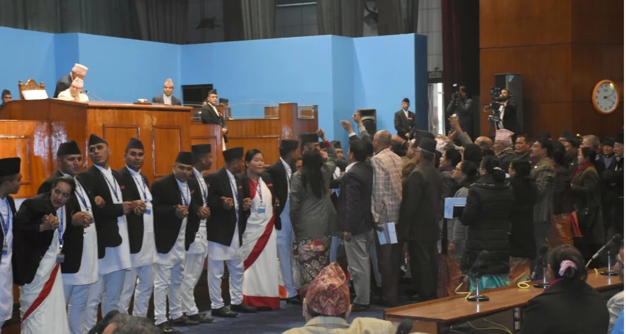 नाराबाजीका कारण संसद् बैठक अवरुद्ध