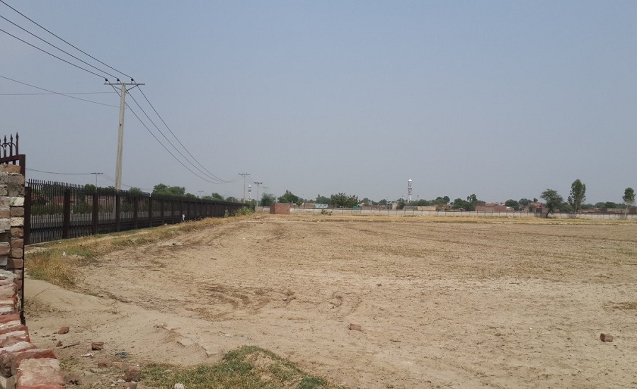 खेलमैदान निर्माणमा प्रवासीको सहयोग