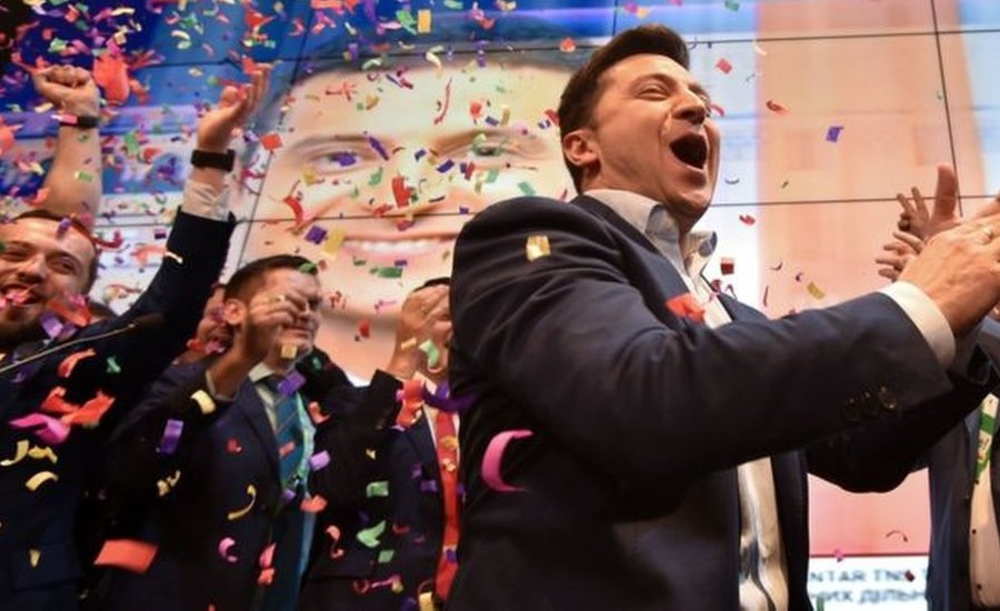 युक्रेनको राष्ट्रपतिमा हास्य कलाकार जेलेन्स्की विजयी, पोरोशेन्को पराजित