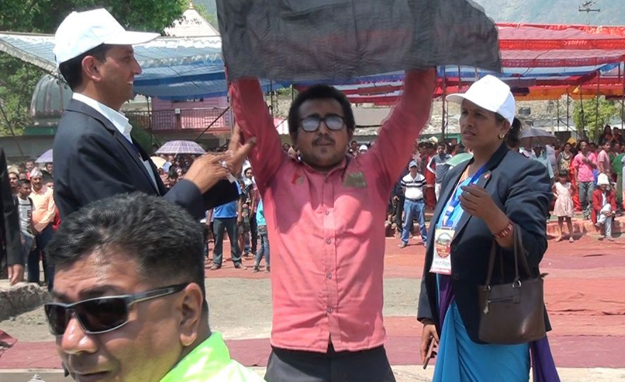 विजयोत्सव समारोहमा प्रधानमन्त्रीलाई कालो झण्डा