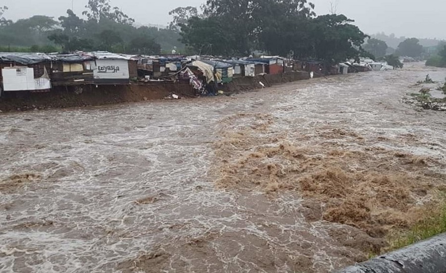 दक्षिण अफ्रिकामा बाढीमा परी ५१ जनाको मृत्यु