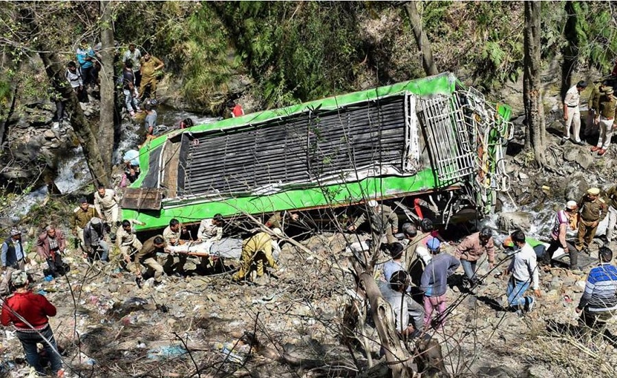 बस दुर्घटनामा परी भारतमा १० को मृत्यु, २६ घाइते