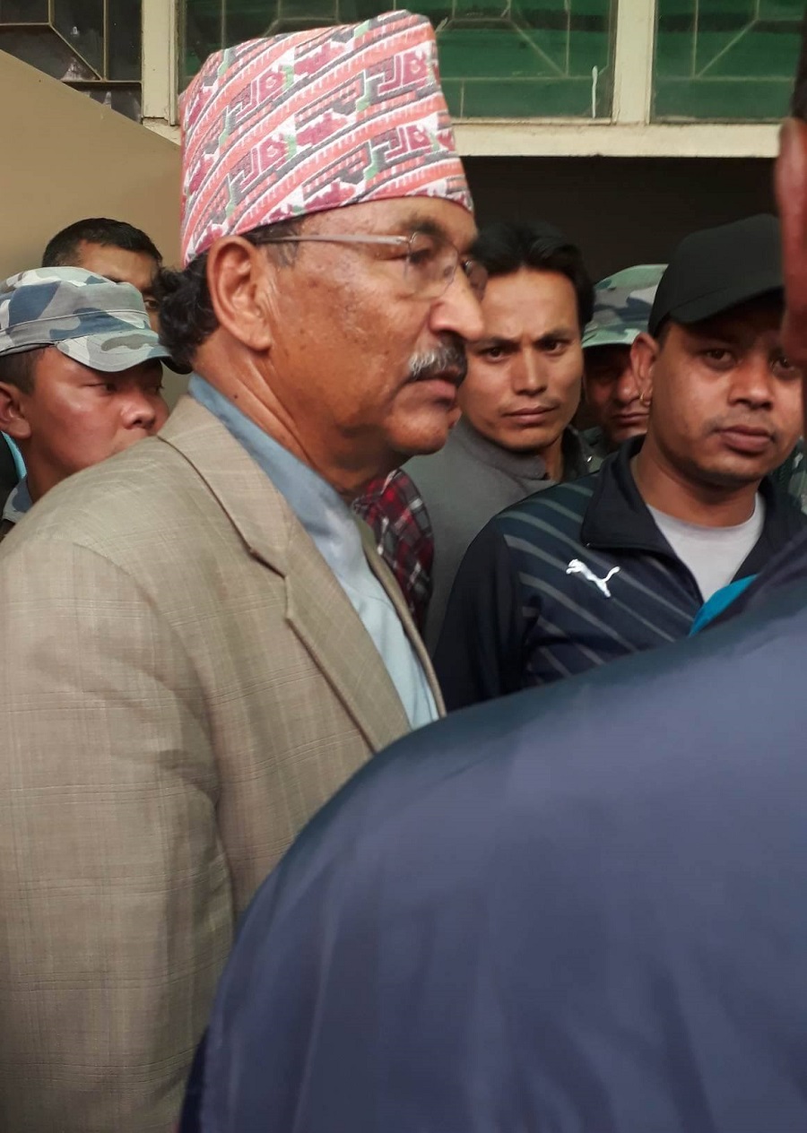 राप्रपा अध्यक्ष कमल थापासहित ३ नेता पक्राउ