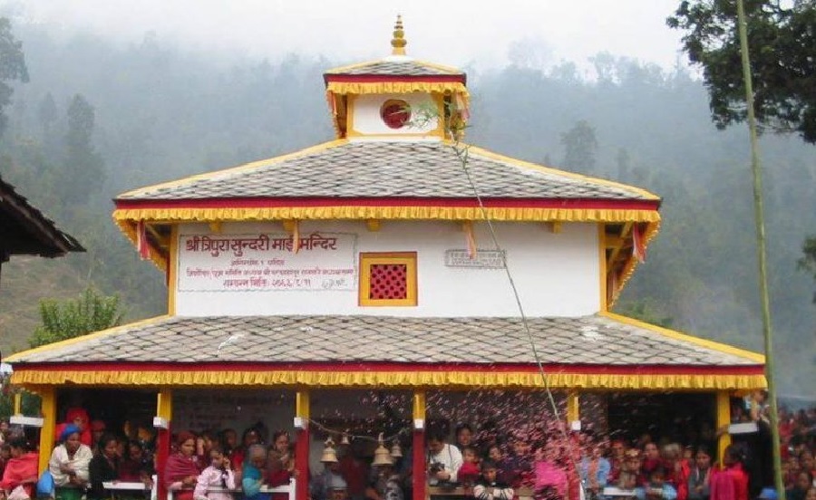 २०७६ मा विश्वशान्तिका लागि डाेल्पाकाे त्रिपुरासुन्दरी मन्दिरमा पूजा