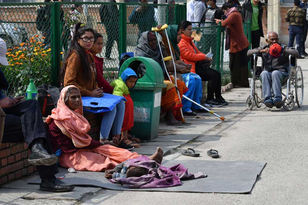 डाक्टर जति आन्दोलनमा, बिरामीको बिचल्ली