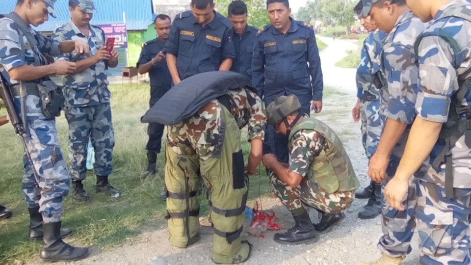 बन्दले पूर्वका जिल्लाहरु प्रभावित, विभिन्न स्थानमा बम फेला