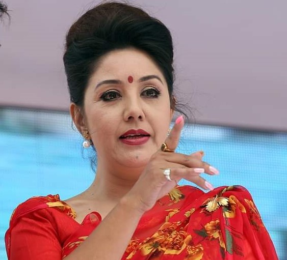 करिश्माले छाडिन् समाजवादी पार्टी