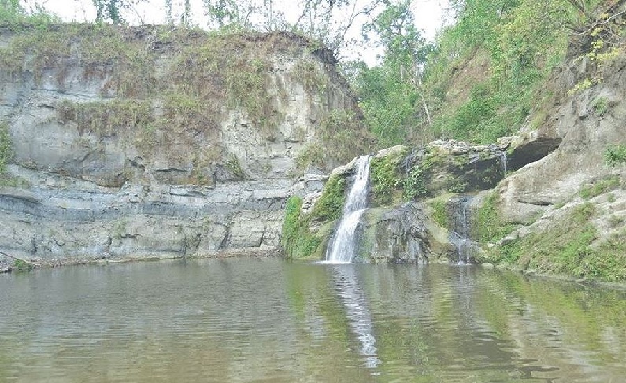 चितवनको माडीस्थित ‘धनलक्ष्मी छाँगो’ ओझेलमा