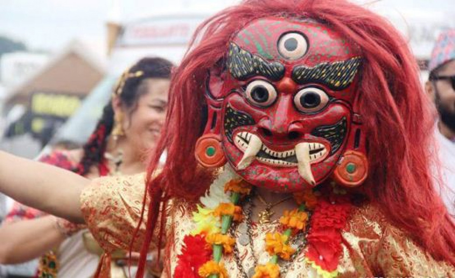 साढे दुई सय वर्षदेखि एउटै मुखौटो