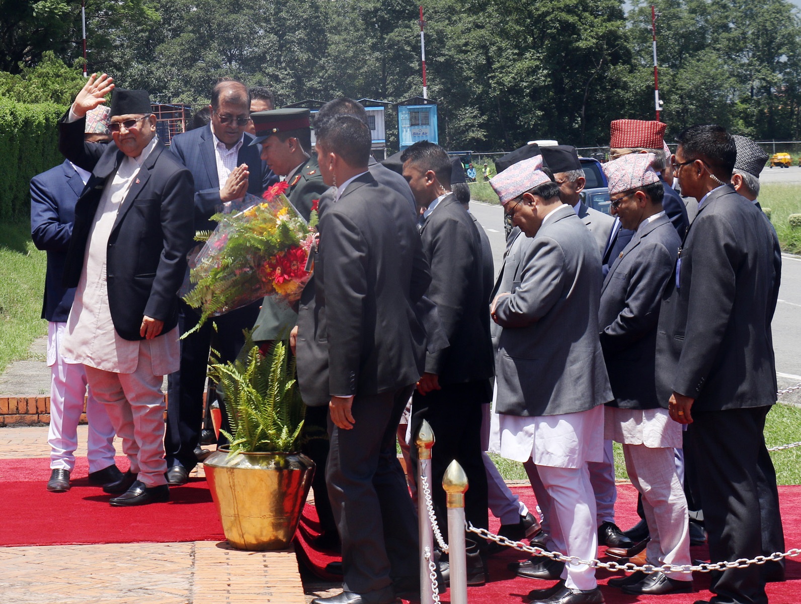 स्वास्थ्य परीक्षण गरेर प्रधानमन्त्री ओली स्वदेश फिर्ता (फोटोफिचर)