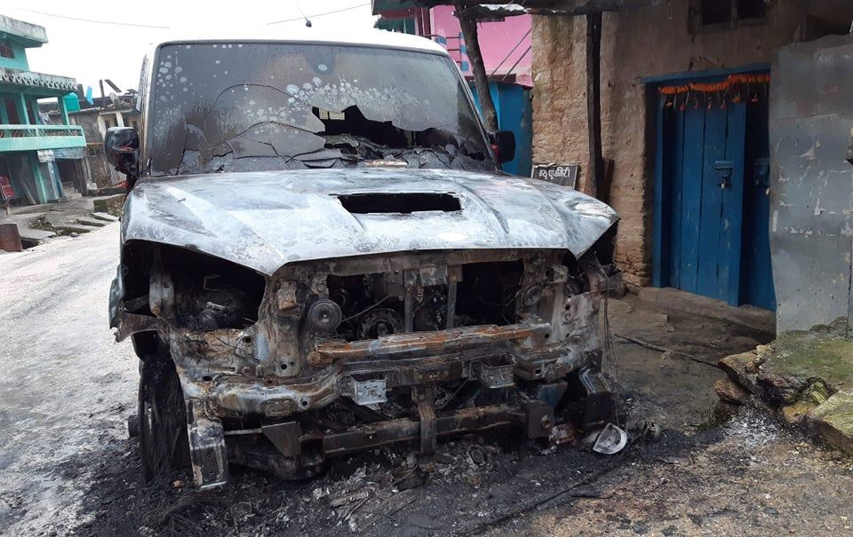 अज्ञात समूहद्वारा गाडिमा आगजनी, विप्लव समूहका कार्यकर्ता पक्राउ