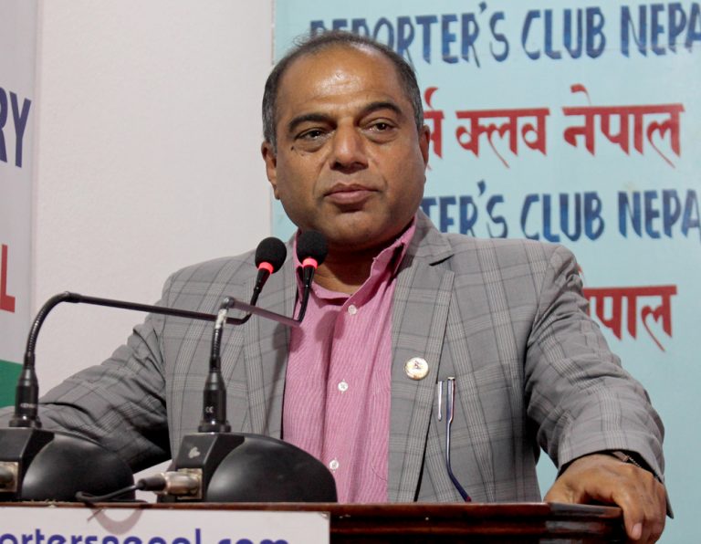 कृषि मन्त्रीलार्ई डेंगु संक्रमण