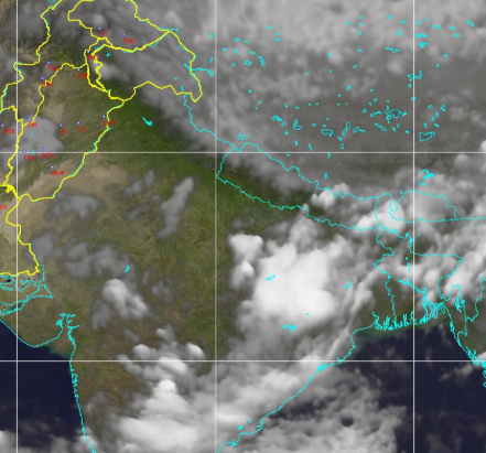 पहिरोले पोल ढालेपछि दुई जिल्लामा विद्युत् अवरुद्ध