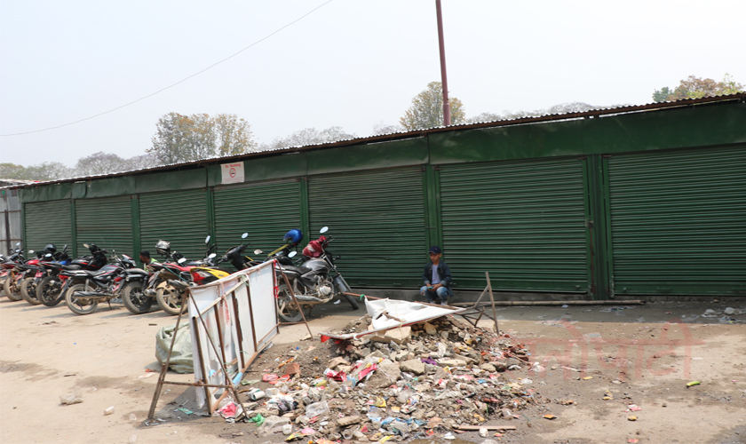 भूमाफिया र प्रशासनसँगको साँठगाँठमा खुलमखुला अतिक्रमणमा पर्दै खुलामञ्च