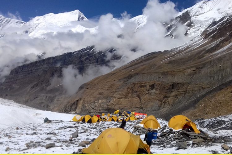 धौलागिरि आधार शिविरमा सूचना केन्द्र