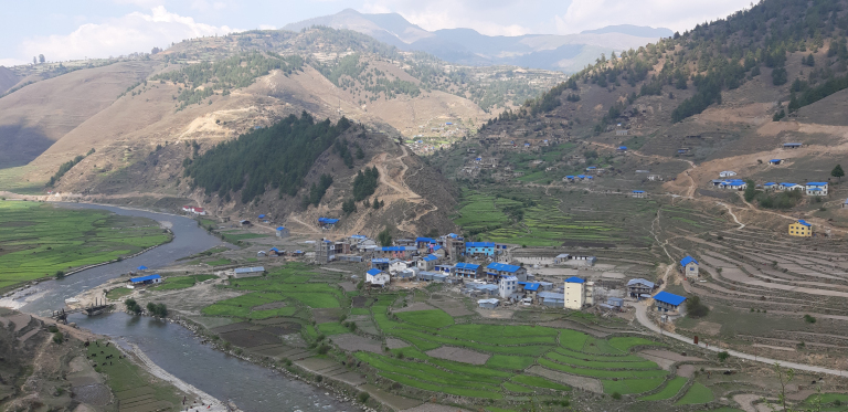 पर्यटकको चहलपहल स‌गैँ सडकको स्तरोन्नति