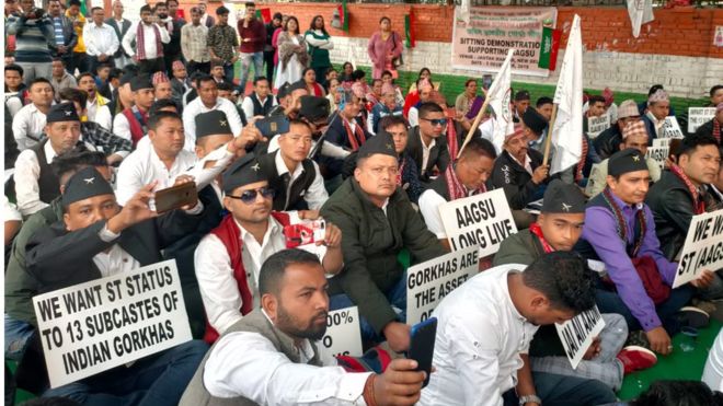 आसामका नेपालीभाषी दिल्ली पुगरे विरोध प्रदर्शन गर्दै