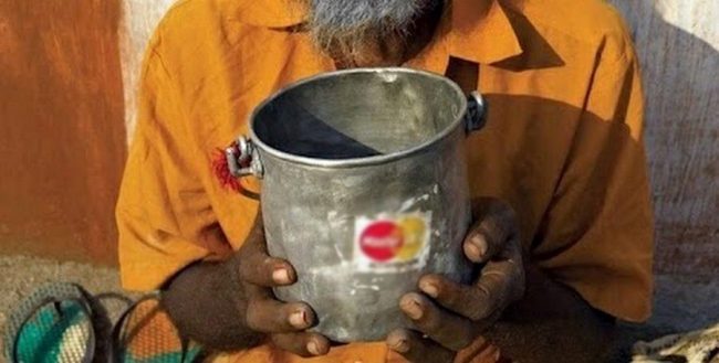 साधुसन्तलाई कम्बल र कमाण्डलु