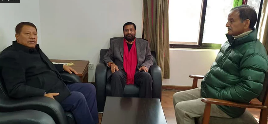 कांग्रेसको आन्तरिक विवाद मिलाउन तीन नेताबिच छलफल