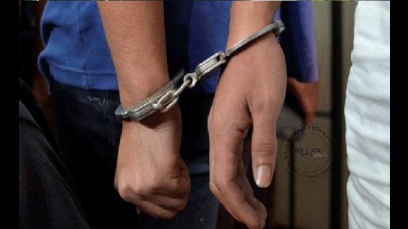 फरार दुई प्रतिवादी पक्राउ