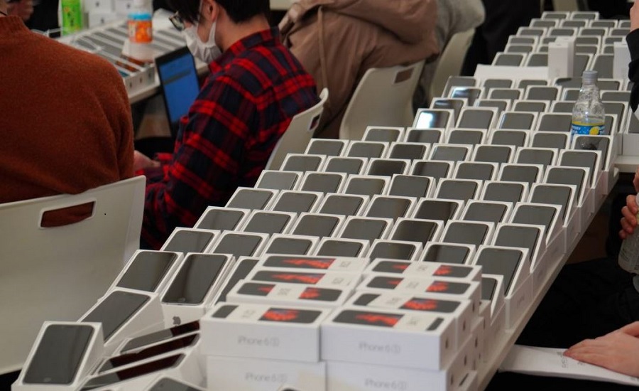 जापानले कोरोनाबाट बच्नका लागि २ हजार आइफोन बाँड्यो