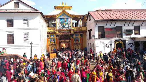 शिवालयमा भक्तजनको भीड : डेढ लाखबाट पशुपतिको दर्शन