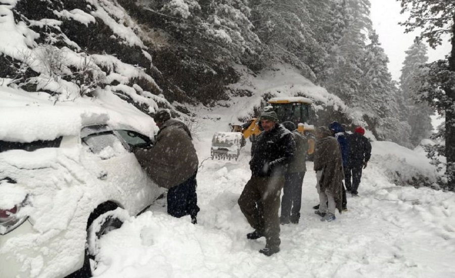 हिमपहिरोमा परी पाँच जनाको मृत्यु
